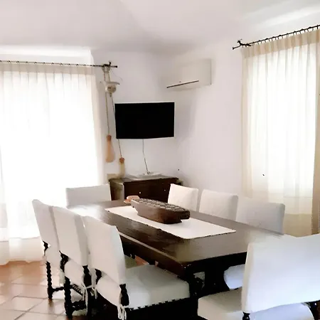 Elegant House With Sea View In Casa vacanze
