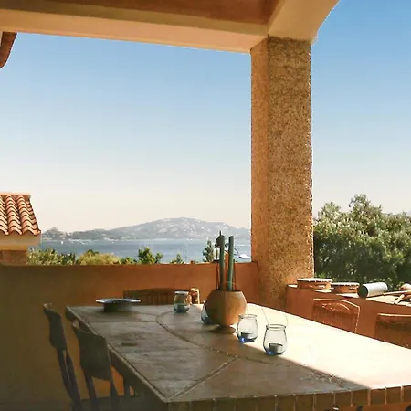 Elegant House With Sea View In Hébergement de vacances