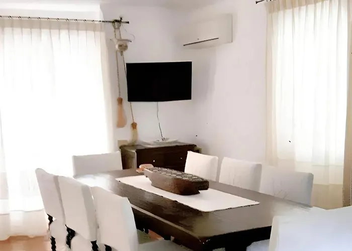 Elegant House With Sea View In Nyaraló